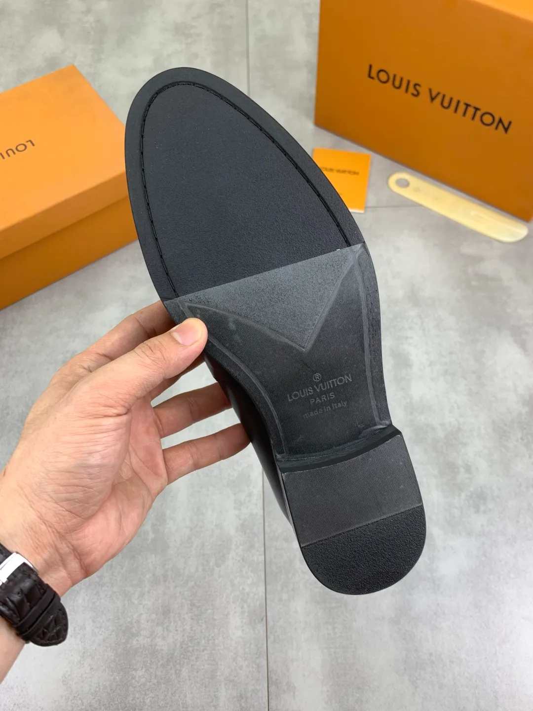 Men's Men's Shoes 💰P420 [New Style] 💰Yangli💎💎💎[Louis Vuitton] LV high-end men's formal business leather shoes, original order 1:1! Original imported calfskin, original metal buckle, imported sheepskin lining for feet, original outsole, men's shoe size: 39-45 (38.46 customized) black optional